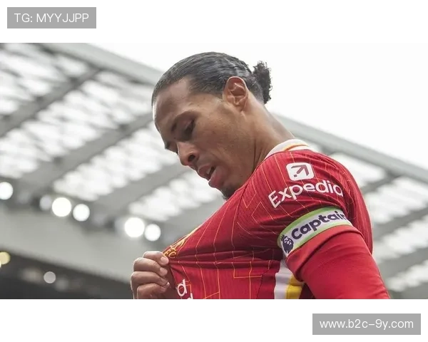 范戴克全场锁死姆巴佩,红军防线力保城池不失 范戴克全场锁死姆巴佩,红军防线力保城池不失